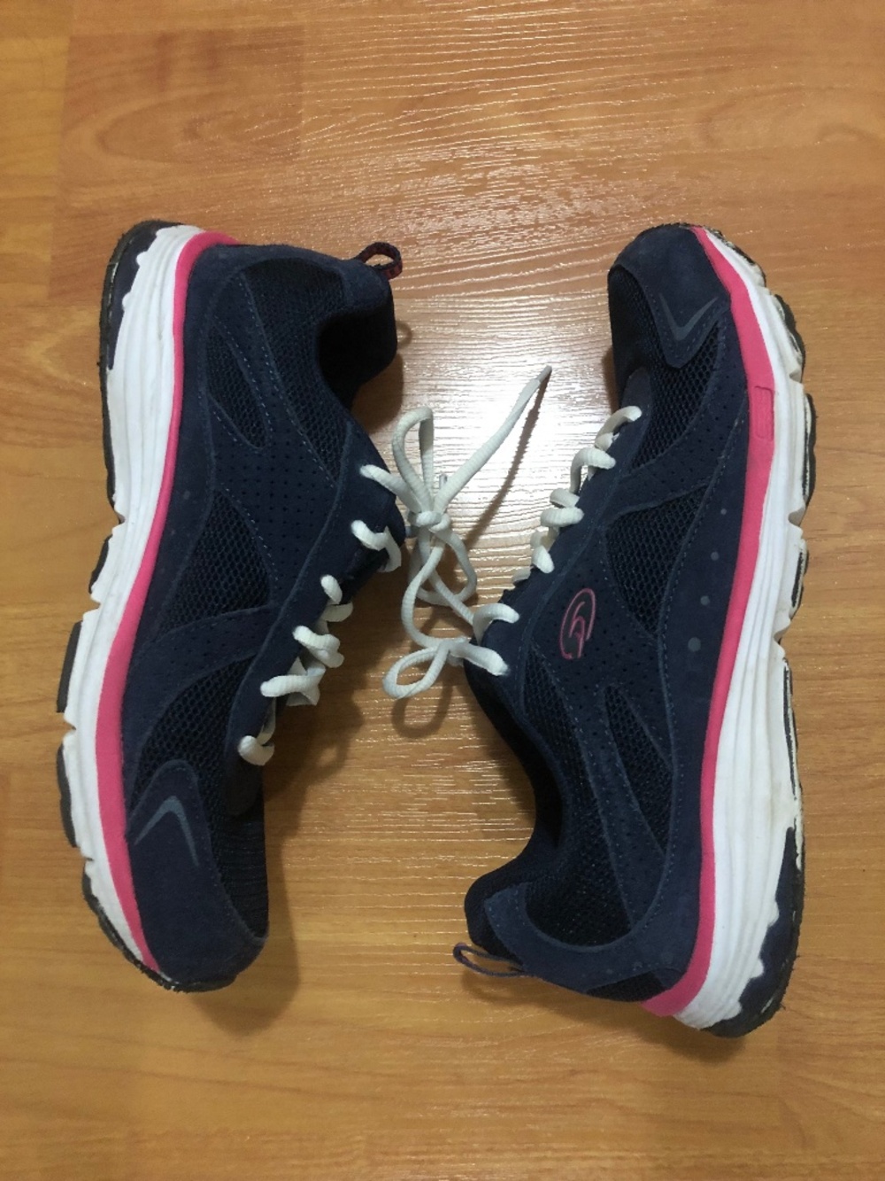 Dr Scholl sz 8 women’s sneaker navy blue white pink